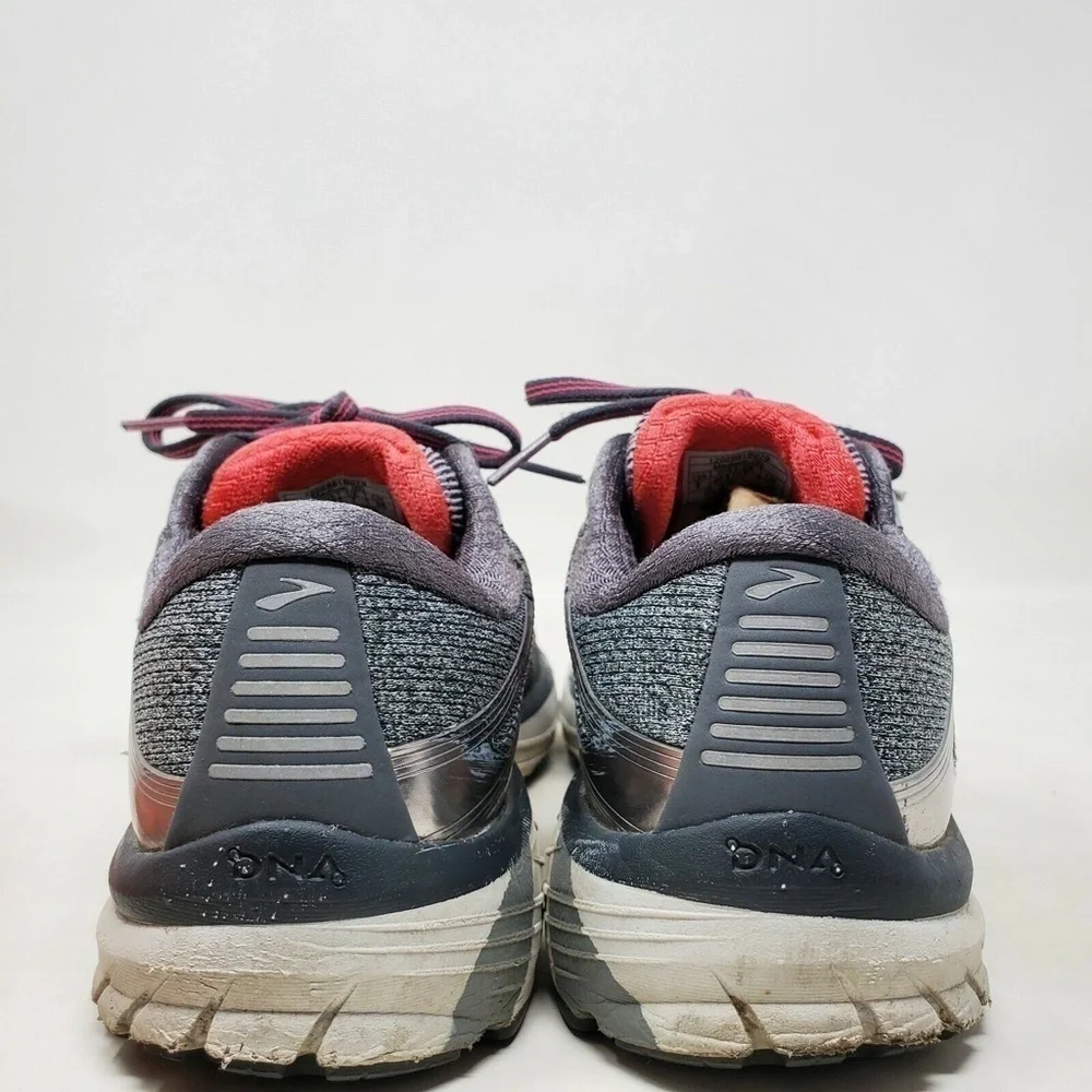 Brooks Women's Adrenaline GTS 18 Running Shoes 9